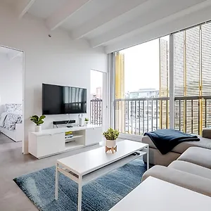 https://modern-bright-beautiful-1-bedroom-downtown-apt-with.vancouver-hotels-bc.net